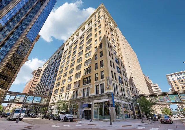 350-saint-peter-st-1010-saint-paul-mn-55102/hzid_4466f89b
