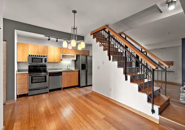 10-e-26th-street-311-minneapolis-mn-55404/hzid_95e7c7b7