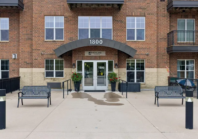 1800-graham-ave-309-saint-paul-mn-55116/hzid_870f6fc7