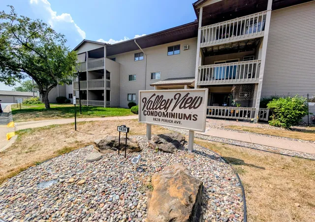 1828-perlich-ave-1b-red-wing-mn-55066/hzid_bbf5f46d