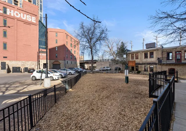 401-s-1st-street-1718-minneapolis-mn-55401/hzid_1ae578f5