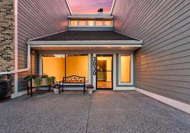 3030-saint-albans-ml-rd-215-hopkins-mn-55305/hzid_a6ce3dd4
