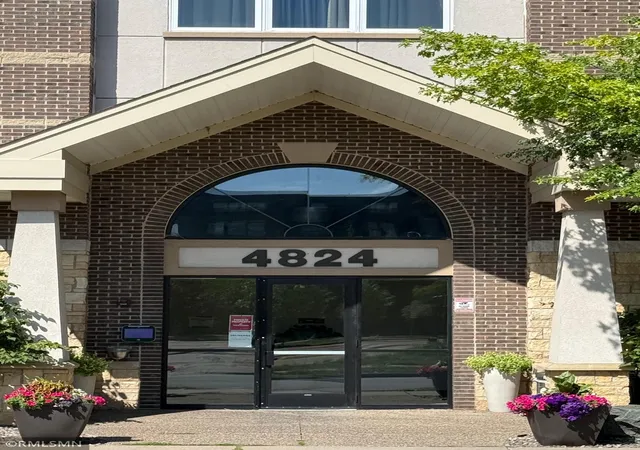 4824-e-53rd-street-523-minneapolis-mn-55417/hzid_483f138b