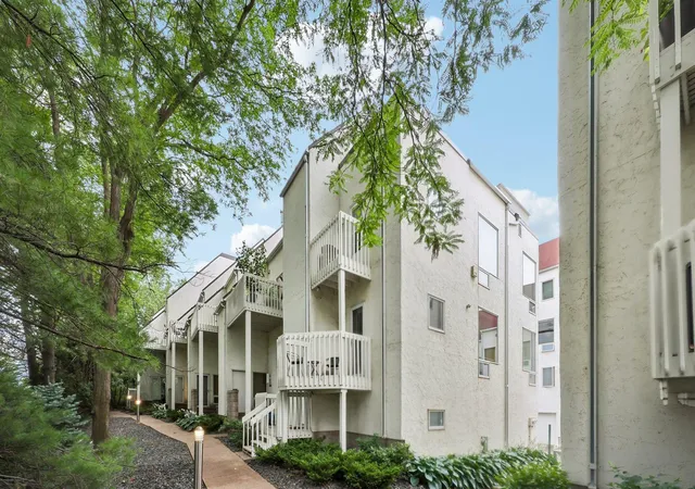 3058-lake-shore-dr-a-minneapolis-mn-55416/hzid_c1afc4dc