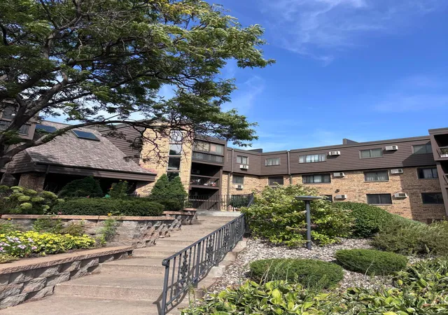 999-41st-avenue-ne-302-minneapolis-mn-55421/hzid_bad0b6ff