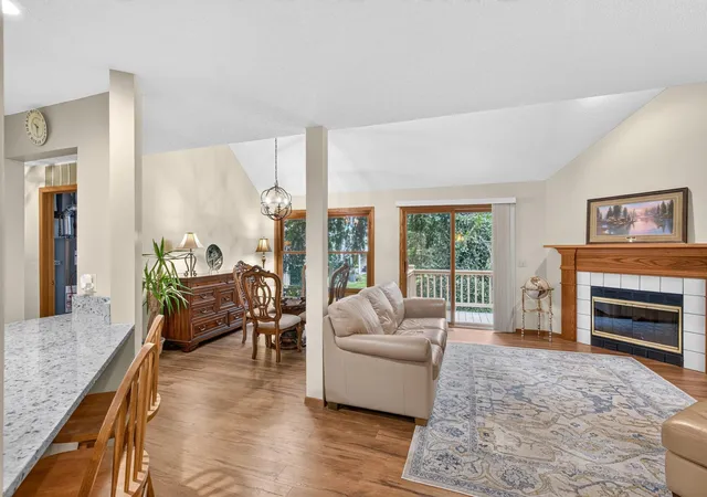15710-26th-avenue-n-d-minneapolis-mn-55447/hzid_055b0a9d