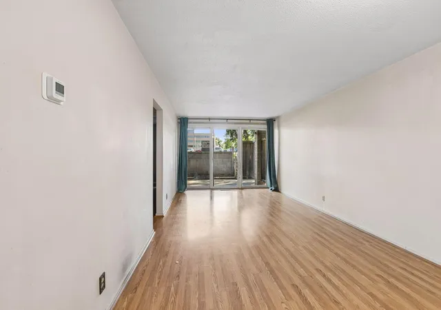 6423-colony-way-1b-minneapolis-mn-55435/hzid_477f654c