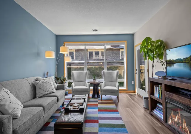 301-oak-grv-st-308-minneapolis-mn-55403/hzid_c341cc0e