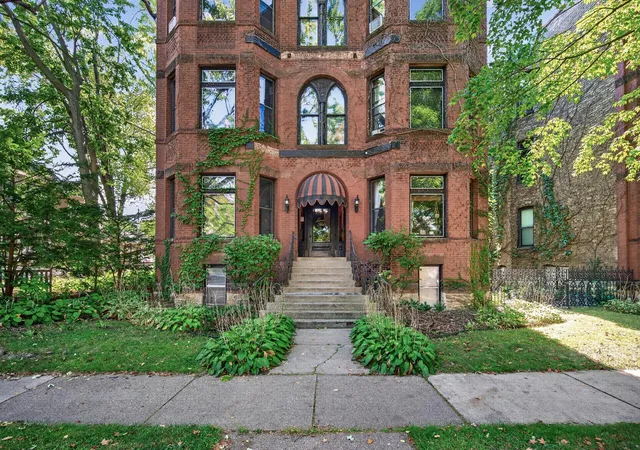 434-laurel-ave-2e-saint-paul-mn-55102/hzid_5d2154a0