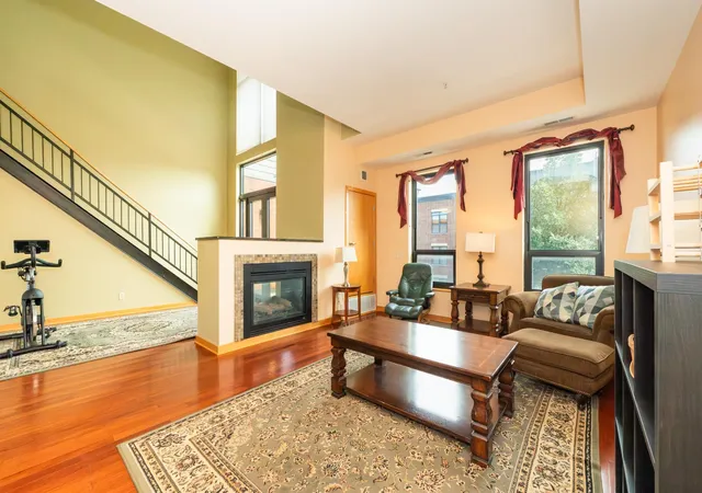 9-w-franklin-ave-315-minneapolis-mn-55404/hzid_da018921
