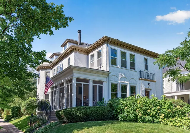 1100-douglas-ave-minneapolis-mn-55403/hzid_0aa807ee