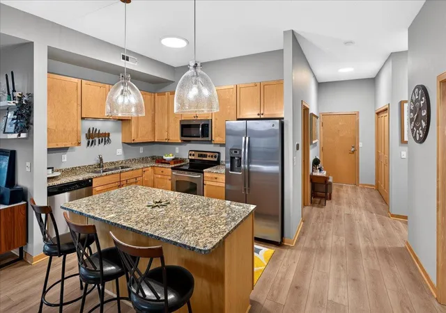 2201-village-ln-a401-minneapolis-mn-55431/hzid_8d1705c5