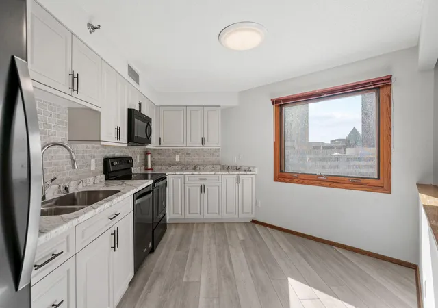 121-washington-ave-s-702-minneapolis-mn-55401/hzid_fcf2f80b