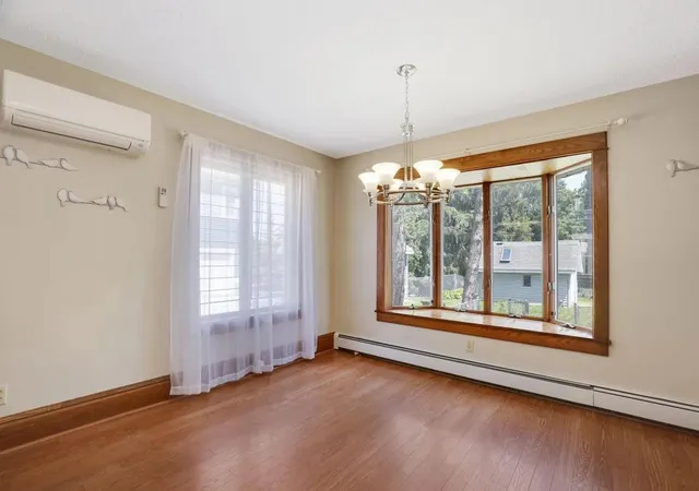 1598-e-shore-dr-saint-paul-mn-55106/hzid_bdc7769c