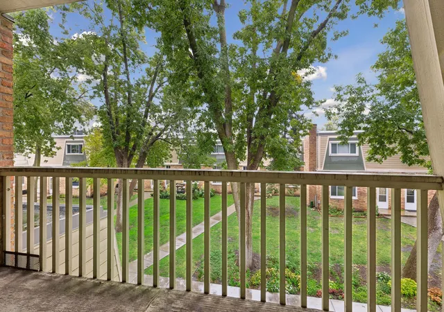 7414-w-22nd-street-302-minneapolis-mn-55426/hzid_a7028cca