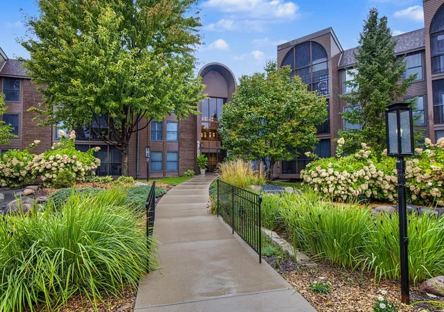 9700-portland-ave-s-128-minneapolis-mn-55420/hzid_1c4fe307