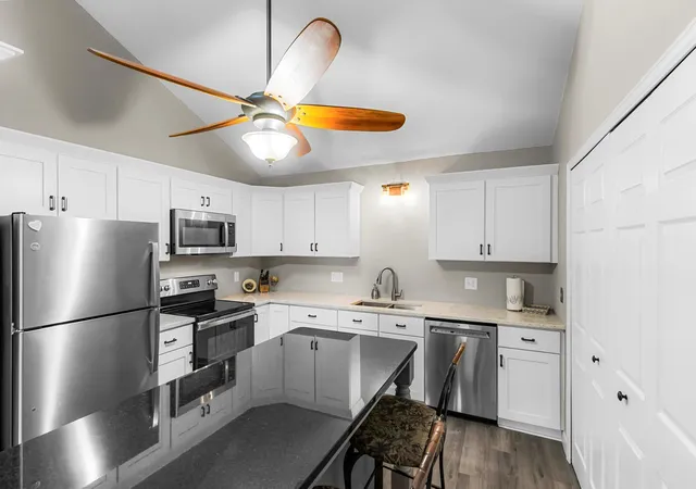 3290-greenbrier-st-3290c-saint-paul-mn-55127/hzid_b5ce3bd7
