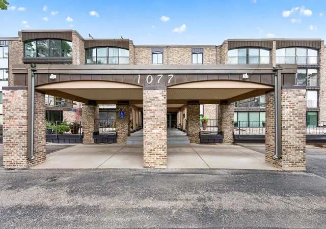 1077-sibley-memorial-hwy-608-saint-paul-mn-55118/hzid_9fa544e6
