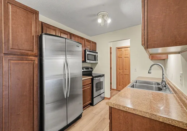 205-barry-ave-s-207-wayzata-mn-55391/hzid_c57cd4d5