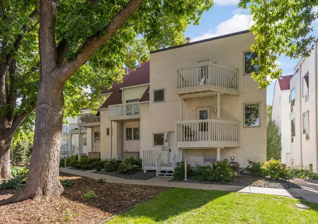 3012-lake-shore-dr-b-minneapolis-mn-55416/hzid_533ab009