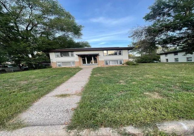 5419-4th-street-ne-minneapolis-mn-55421/hzid_2337b781