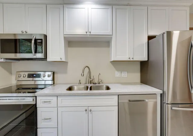 305-307-reno-st-wayzata-mn-55391/hzid_050f4287