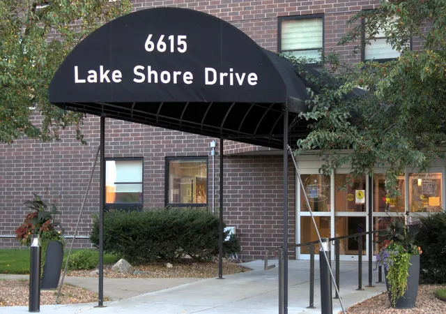 6615-lake-shore-dr-s-116-minneapolis-mn-55423/hzid_2d1770f0