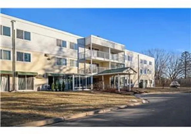 130-demont-ave-e-151-saint-paul-mn-55117/hzid_5f9187c4