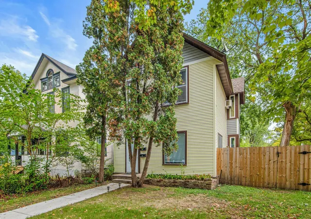 2745-29th-avenue-s-minneapolis-mn-55406/hzid_3da996b3