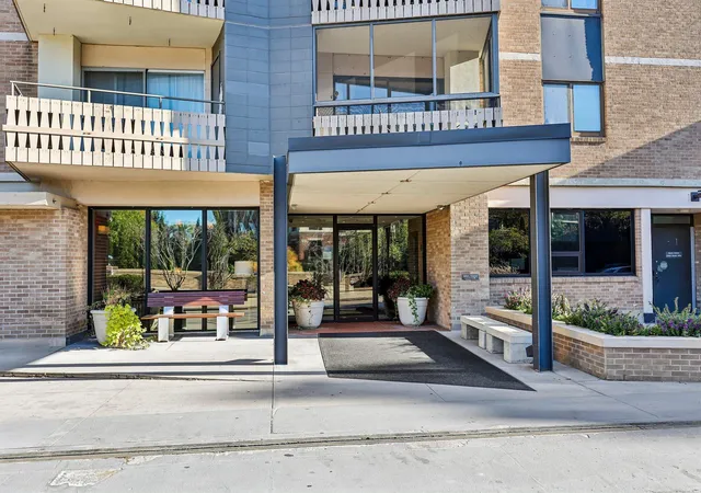 400-groveland-ave-611-minneapolis-mn-55403/hzid_bc9e2ccf