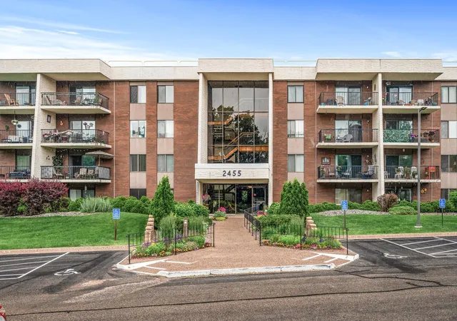 2455-londin-ln-e-216-saint-paul-mn-55119/hzid_89832e5a