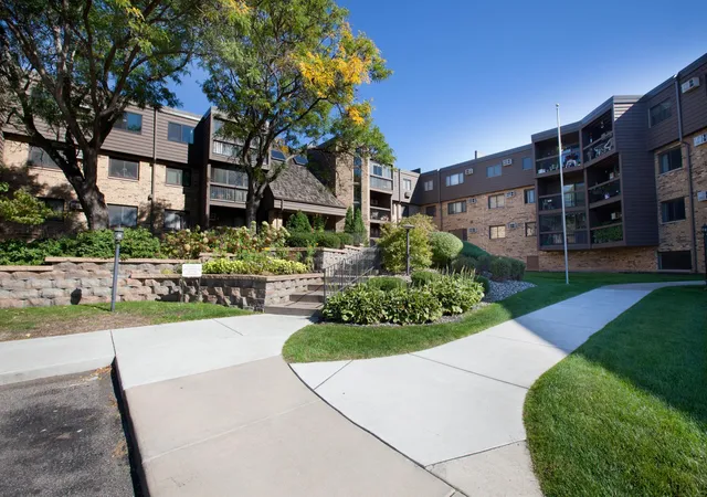 999-41st-avenue-ne-212-minneapolis-mn-55421/hzid_f5778496