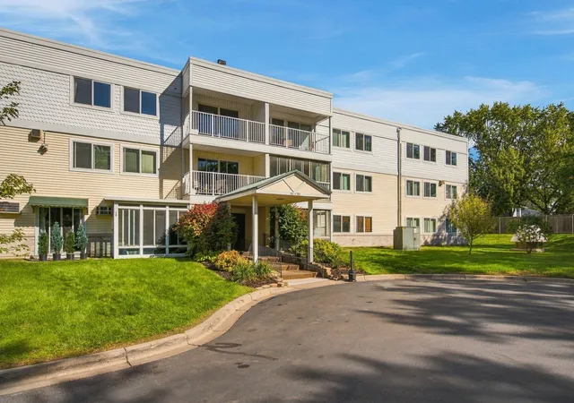 132-demont-ave-e-238-saint-paul-mn-55117/hzid_29ab96ce