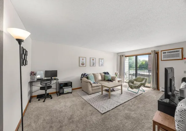 4-pine-tree-dr-212-saint-paul-mn-55112/hzid_b092ed57