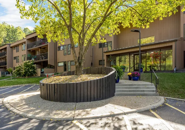 705-e-burnsville-pkwy-114-burnsville-mn-55337/hzid_6a19d995