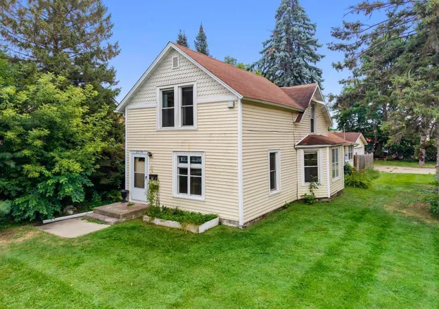 2174-8th-street-saint-paul-mn-55110/hzid_945a5eee