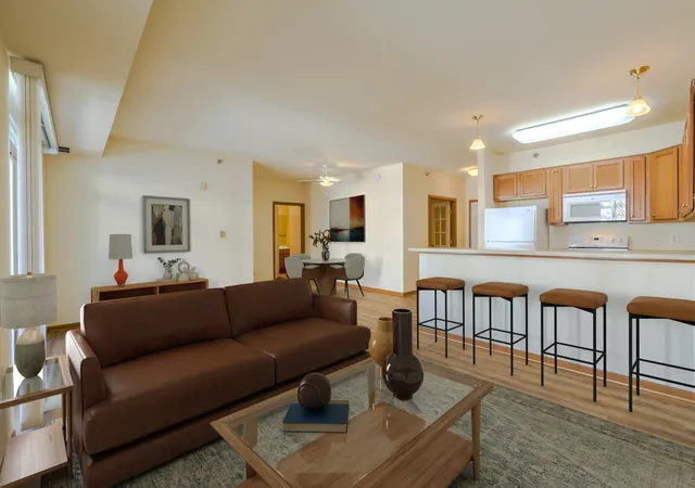 8200-w-33rd-street-323-minneapolis-mn-55426/hzid_e4814b8a