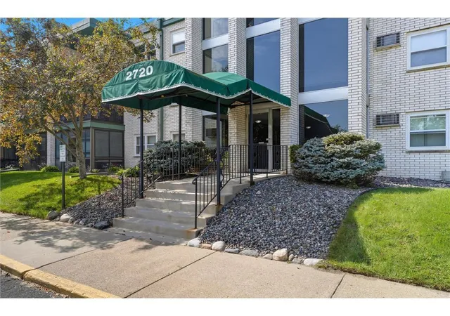 2720-dale-st-n-c113-saint-paul-mn-55113/hzid_864e4f6e
