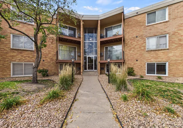 9147-highway-55-103-minneapolis-mn-55427/hzid_77091f61