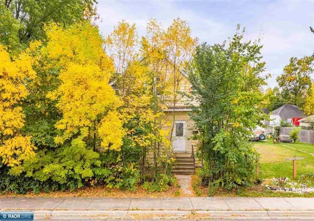 212-8th-street-s-virginia-mn-55792/hzid_a6b51e4c