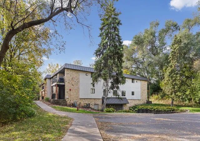 1725-dellwood-ave-204-roseville-mn-55113/hzid_7bbfed10