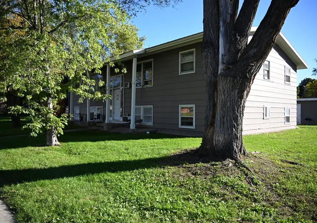 402-33rd-avenue-n-saint-cloud-mn-56303/hzid_f2f0c3fd