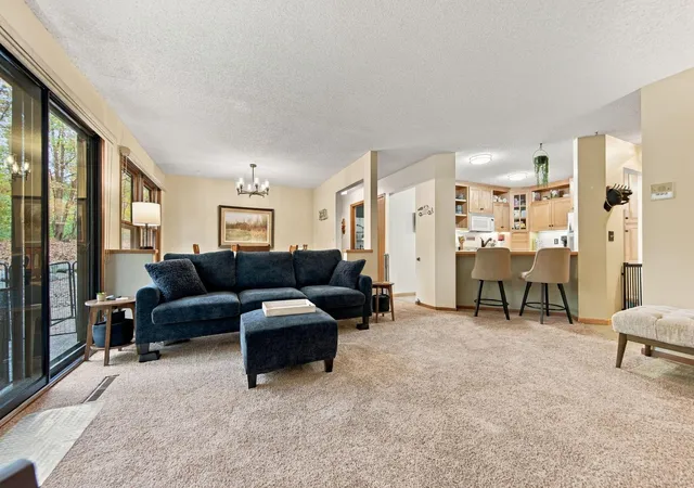 15805-26th-avenue-n-b-minneapolis-mn-55447/hzid_9454da25