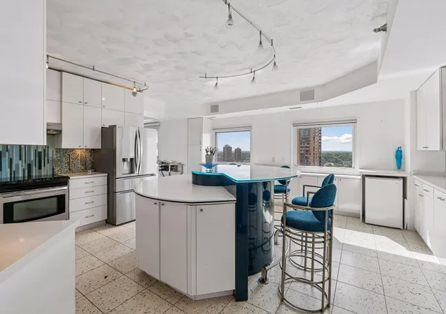 1225-lasalle-ave-2307-minneapolis-mn-55403/hzid_f44e4af1