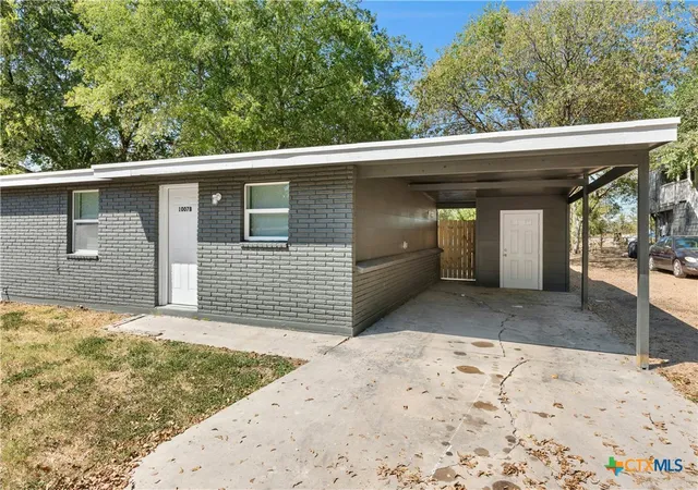 1011-hackberry-st-a-b-san-marcos-tx-78666/hzid_bd38f71a
