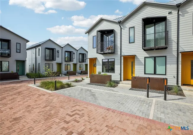 103-lively-ln-a-san-marcos-tx-78666/hzid_e4df2112