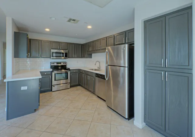 15050-n-thompson-peak-pkwy-2066-scottsdale-az-85260/hzid_e9180da7