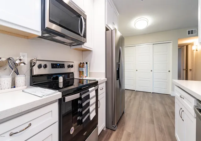 6480-n-82nd-st-1127-scottsdale-az-85250/hzid_1fbf775d
