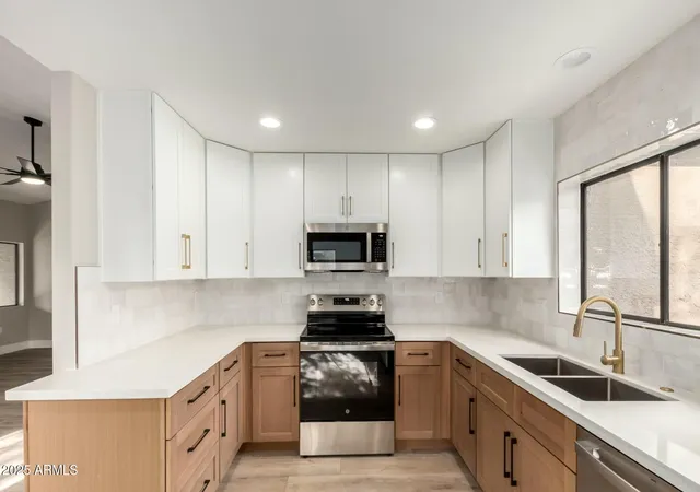 15050-n-thompson-peak-pkwy-2036-scottsdale-az-85260/hzid_e134e577