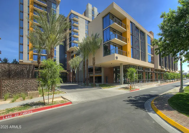 200-w-portland-st-817-phoenix-az-85003/hzid_3a6498d2